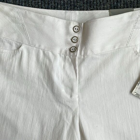 Maurices Women’s Stretch White Classic Fit Capris Sz 7/8 - Picture 2 of 9